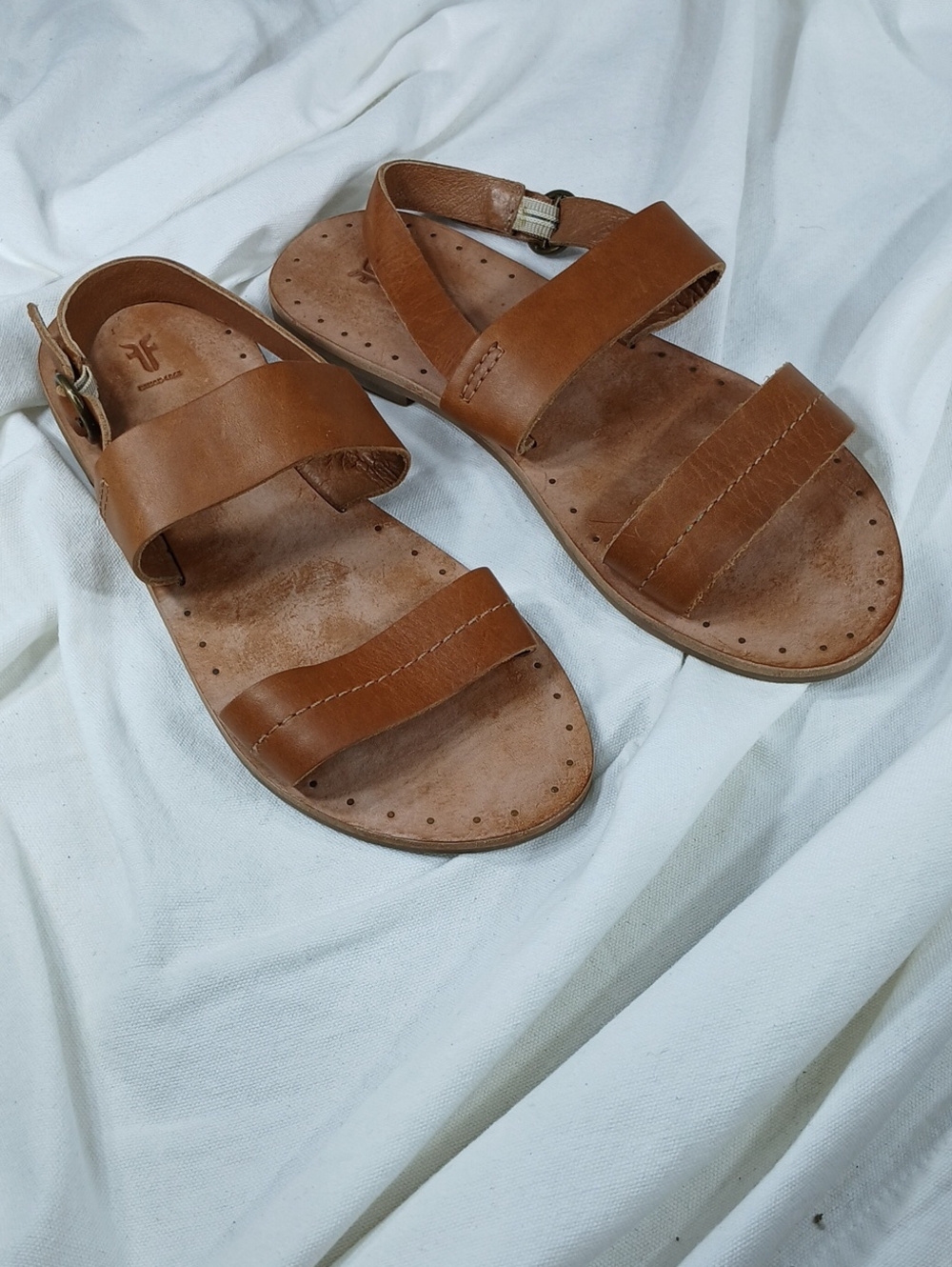 Frye womens Tan Leather Double-Strap Buckle Sandals